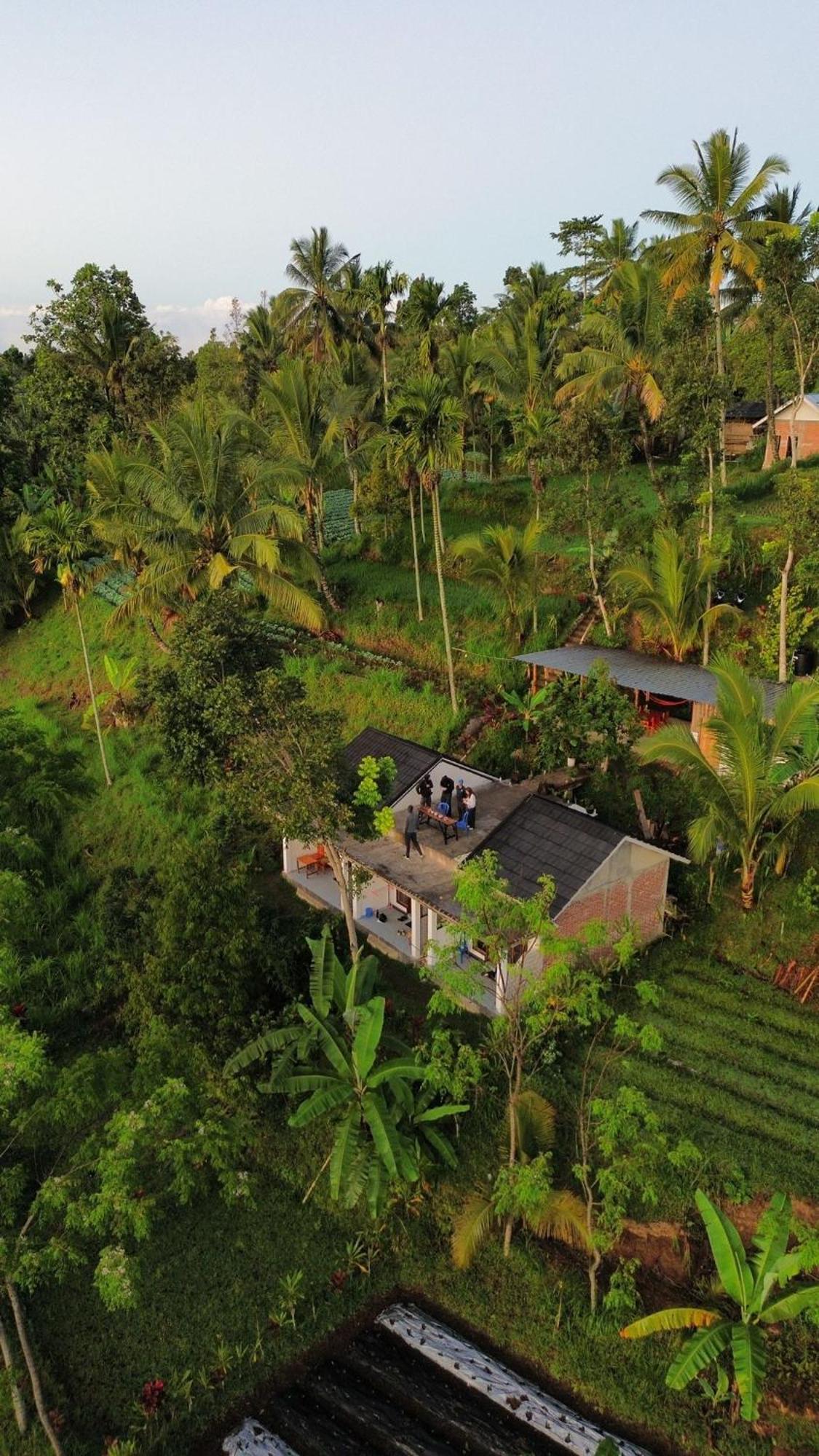Tetebatu Fullmoon Hotel ภายนอก รูปภาพ